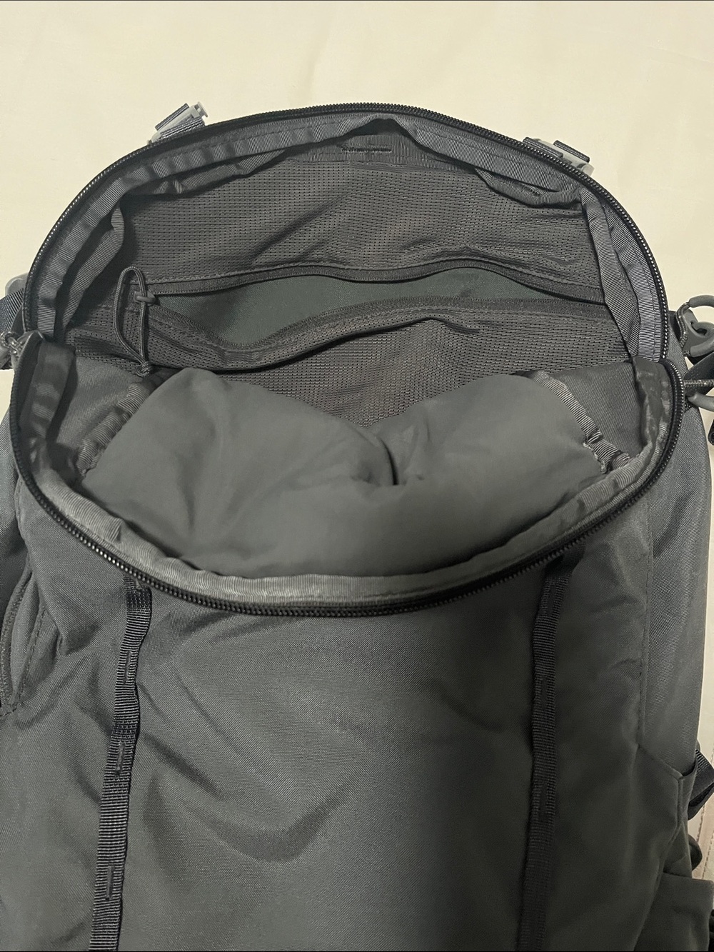 KUIU Venture Divide 2000Backpack - Picture 3 of 3